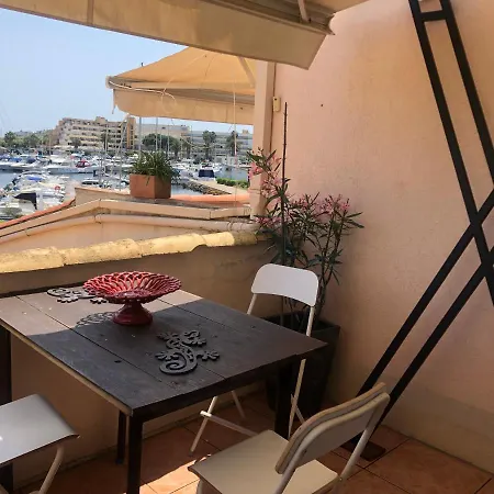 Naturiste Port Soleil Avec Piscine アグド